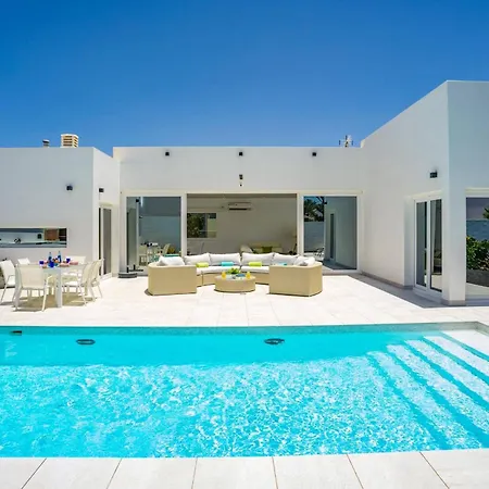 Bolboreta By * Teguise (Lanzarote)